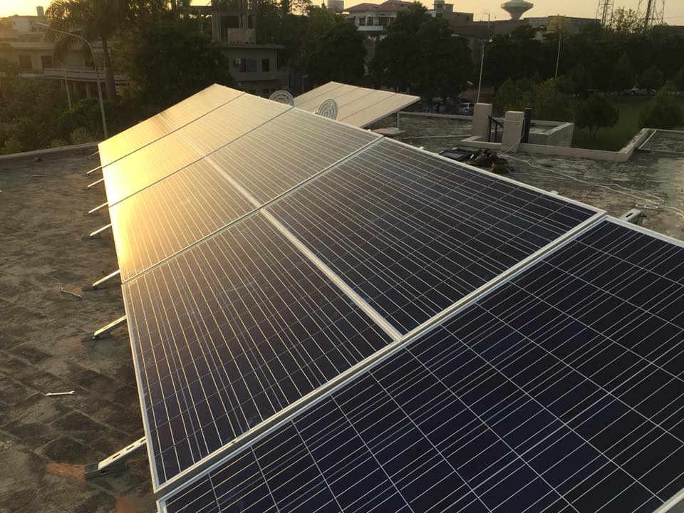 Пакистанский регулирующий орган повысит платежи для домохозяйств с солнечными батареями