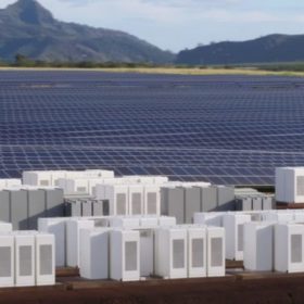 tesla.solar_.storage.hawaii-e15242322303