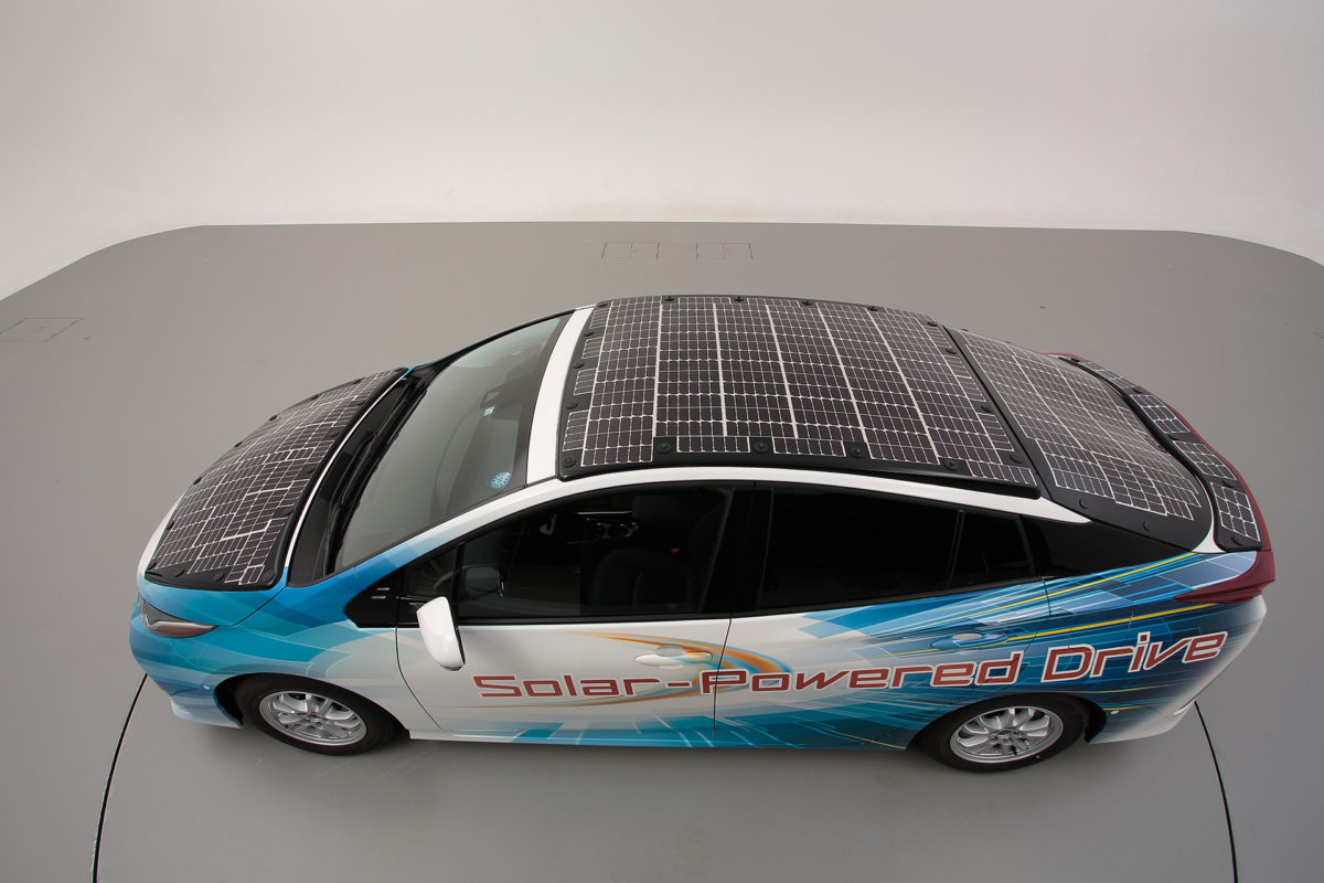Toyota shows off solar Prius with 860 W output from 34% efficient cells –  pv magazine International