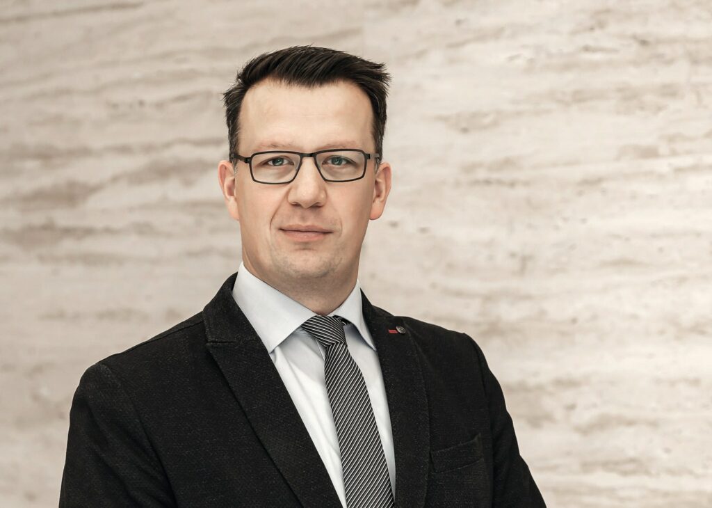 05024__Dr_Sebatastian_Gatz