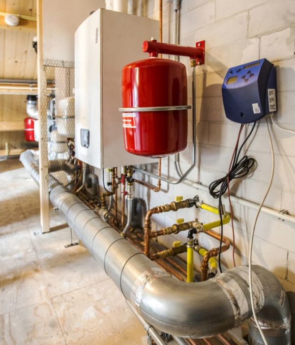 Residential building fully reliant on hydrogen for space heating, hot