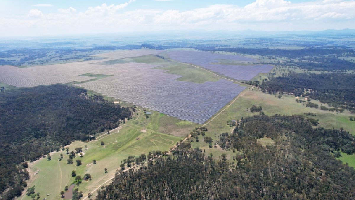 Maoneng reveals plans for 950 MW solar-battery project in Australia thumbnail