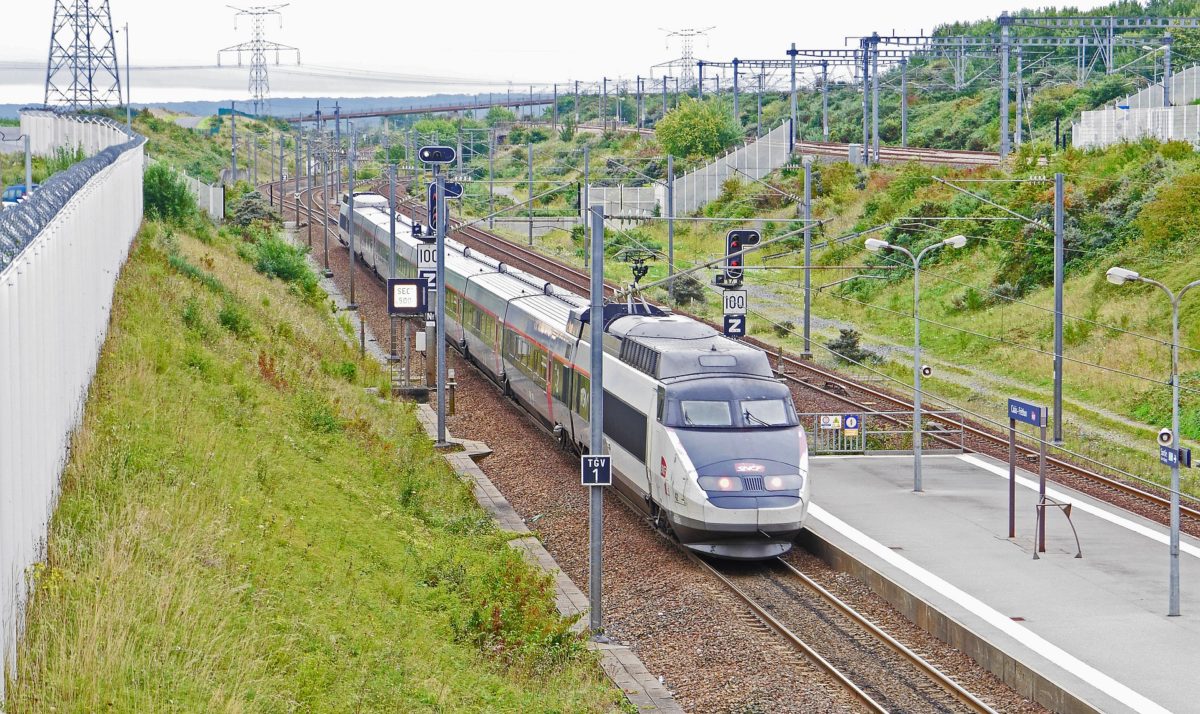 SNCF Réseau a INES vyvíjí solární systémy