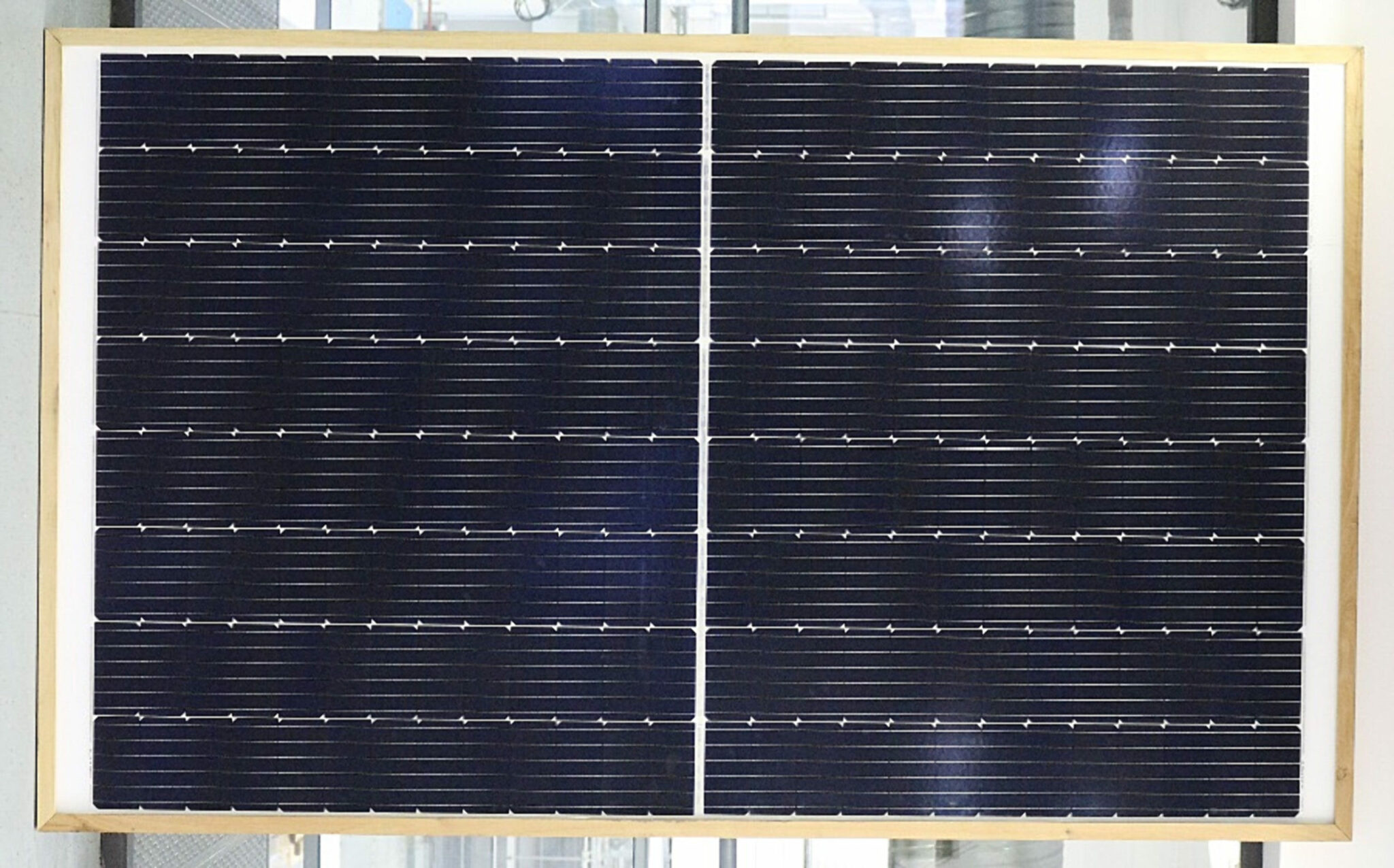 A closer look at CEA-INES’ timber-framed silicon heterojunction solar ...