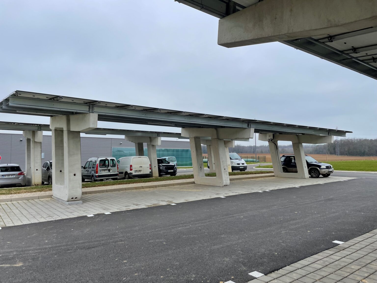 mecosun-offers-concrete-solar-carport-pv-magazine-global
