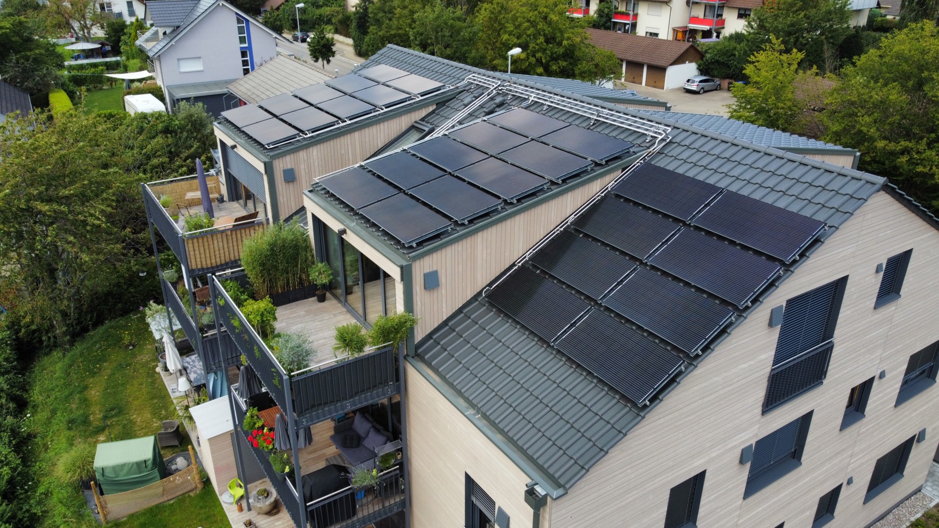 Researchers demonstrate PVT-assisted heat pump system with 49% exergy efficiency