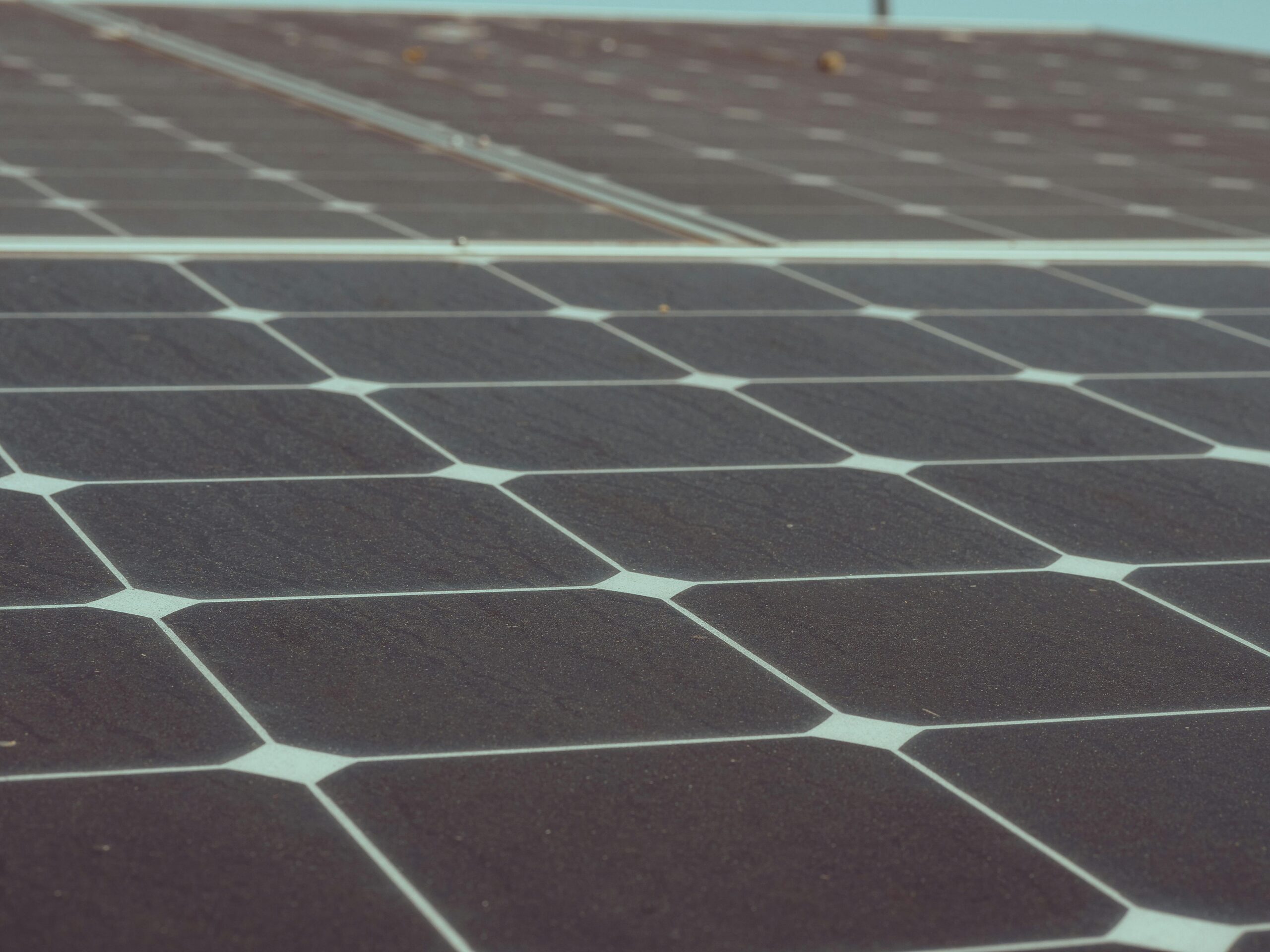 pv-magazine.com - Ryan Kennedy - U.S. solar hardware market tightens as buyers race back-to-back tariff deadlines