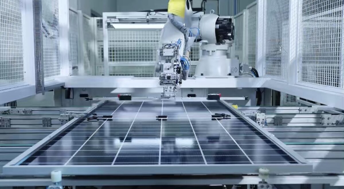 pv-magazine.com - powered by - The transition to back contact follows market trend toward long-term solar project sustainability