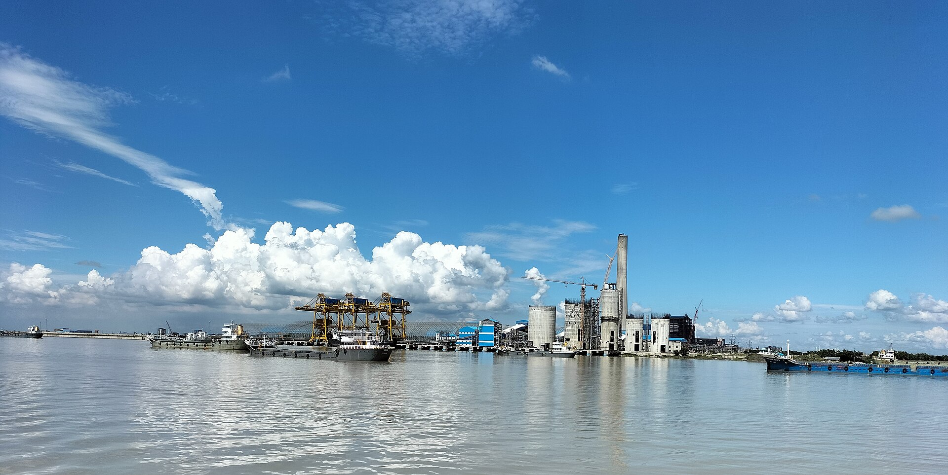 Bangladesh plans 442 MW solar facility near coal power plant