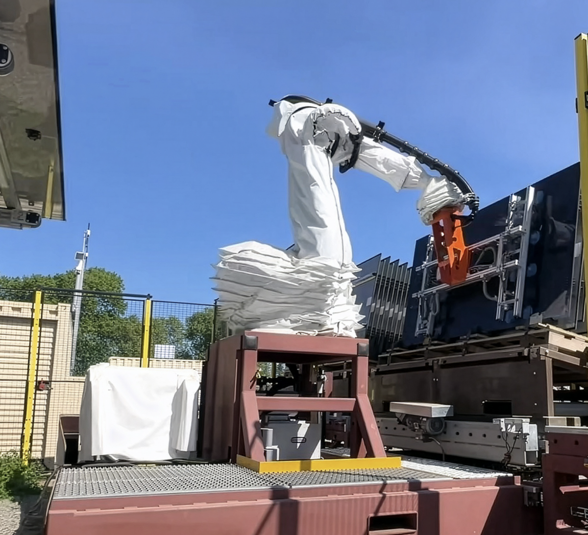 pv-magazine.com - Terabase Energy advances automated PV construction with robotics, AI tools