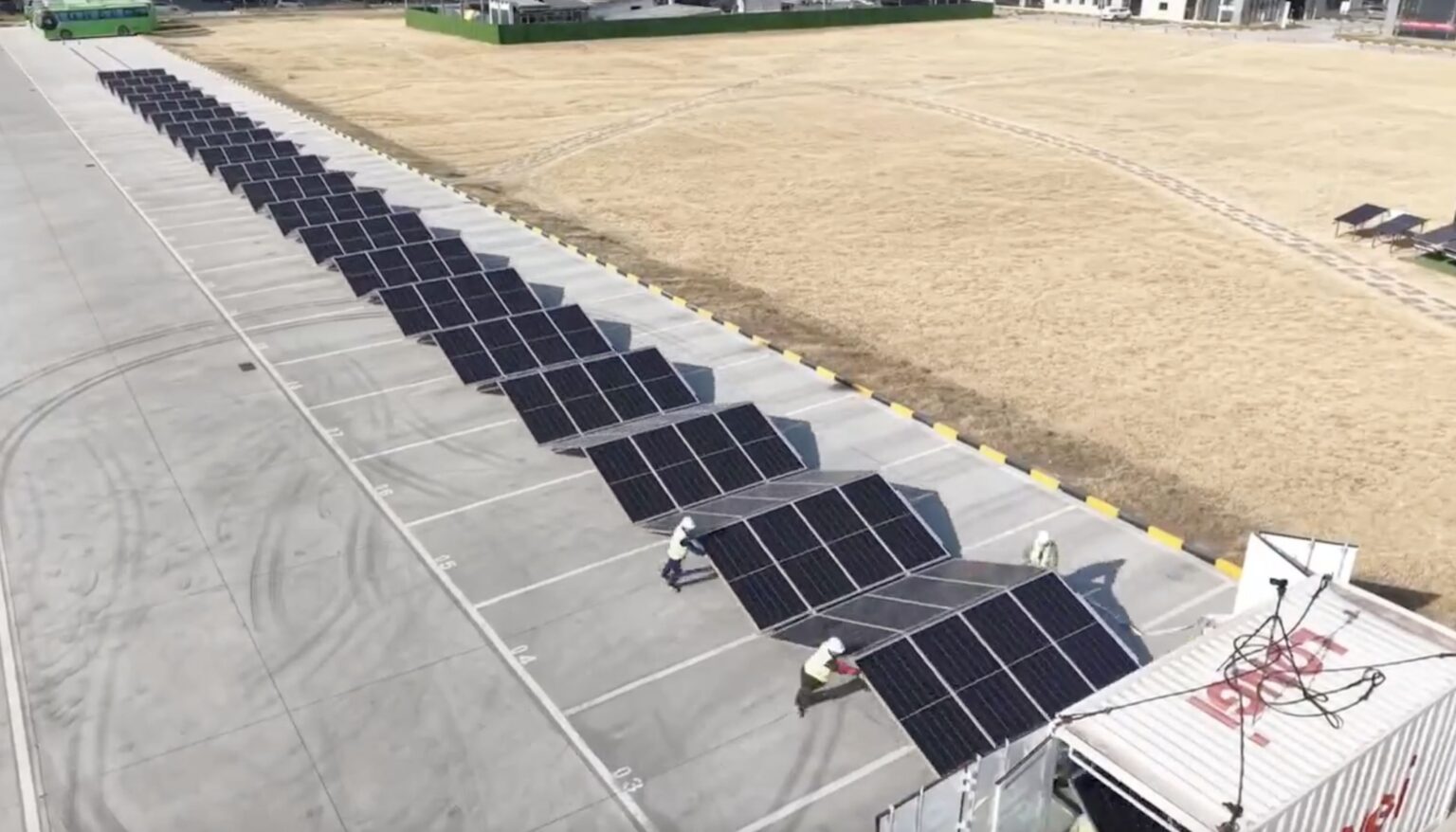 Longi showcases portable containerized photovoltaic station