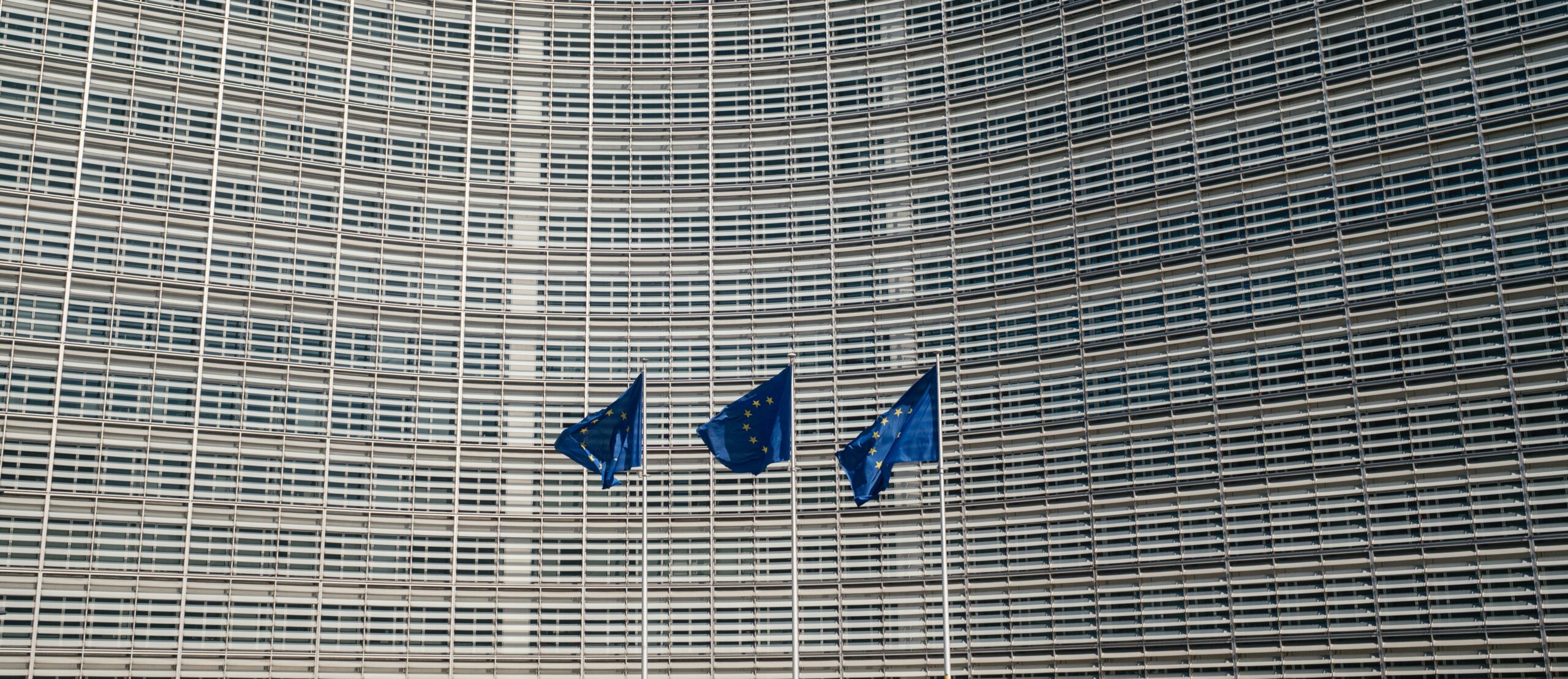 União Europeia Flexibiliza Orçamento para Segurança Energética e Renováveis