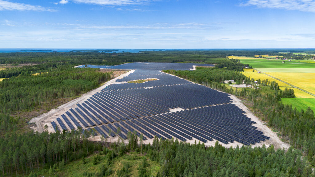 Alight switches on 101 MW solar project in Finland