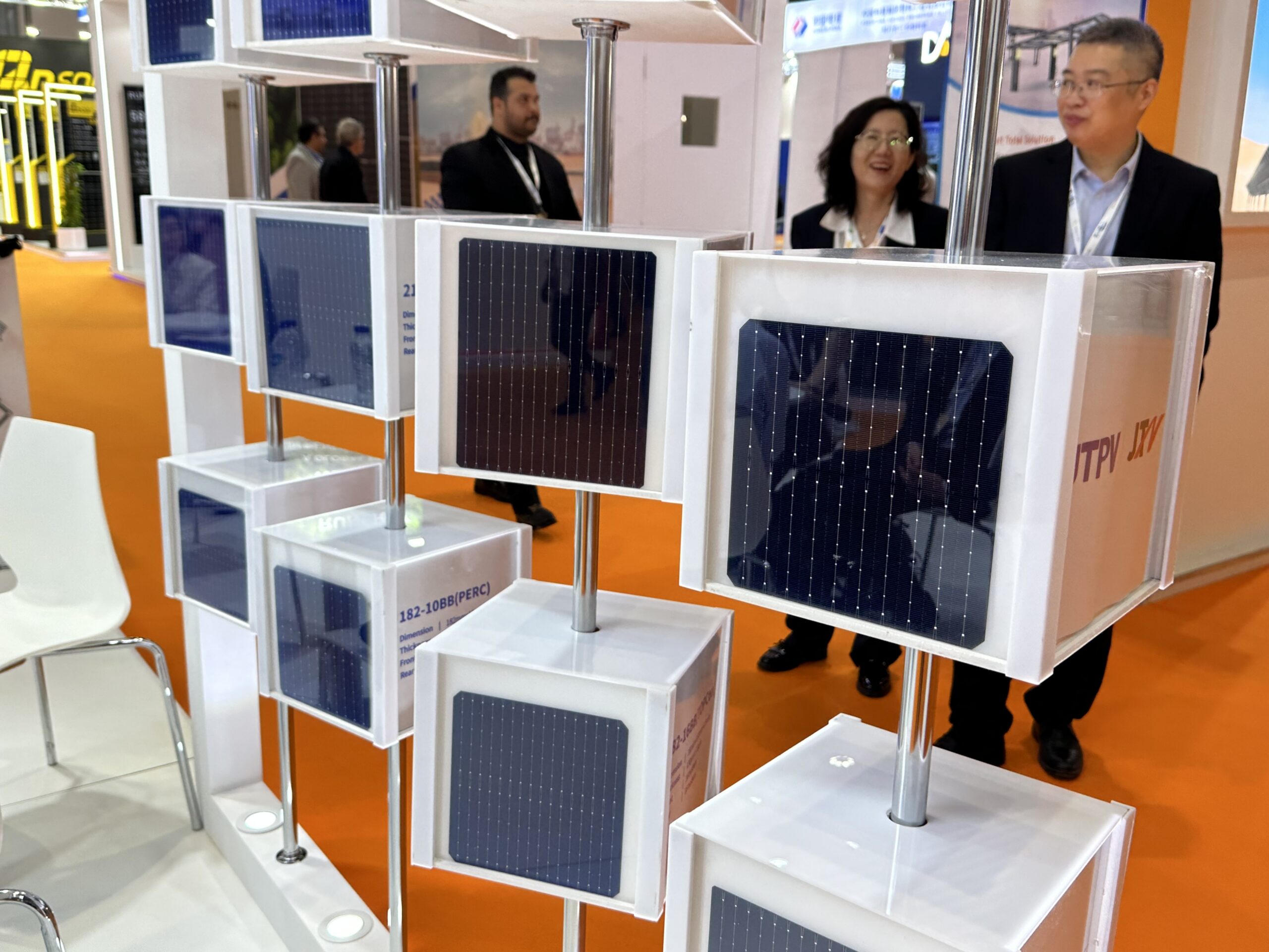 pv-magazine.com - Emiliano Bellini - China TOPCon solar cell prices edge lower after Golden Week as industry weighs price floors