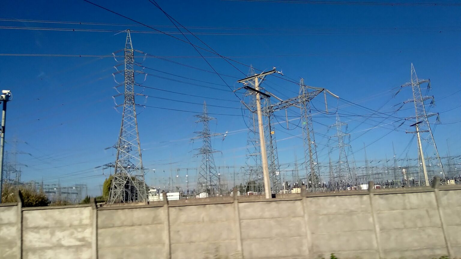 Peru proposes reviving power interconnection with Chile to tap its solar generation 